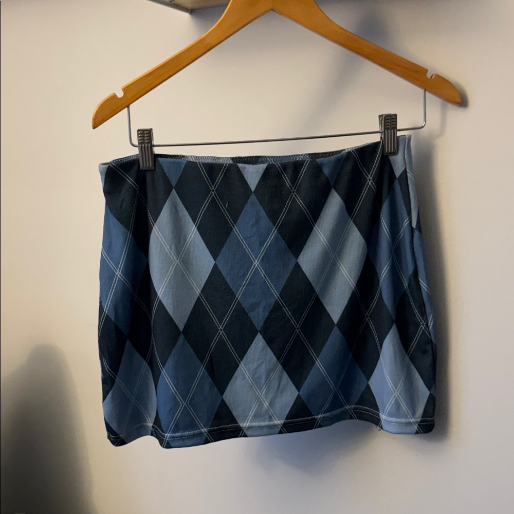 Long sleeve tie top and mini skirt Set - Picture 3 of 12
